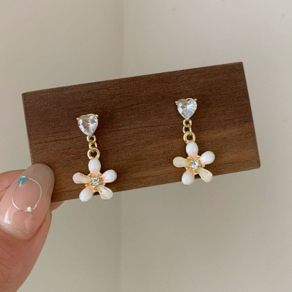 Producto - Aro colgante flor cerezo con piedra