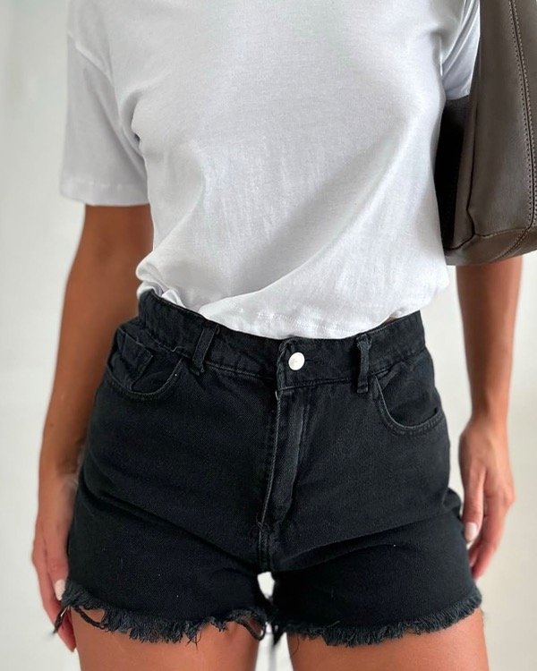 Producto - Short negro clásico