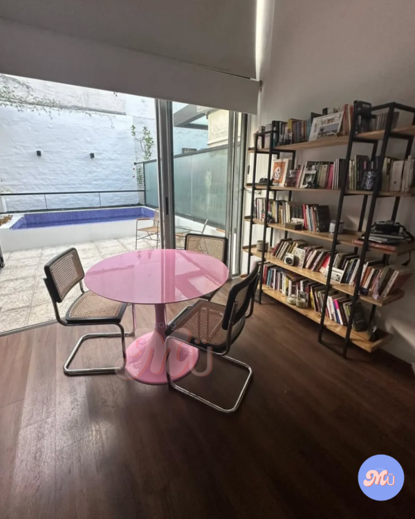 Producto - Mesa de Comedor Tulip COLOR ROSA