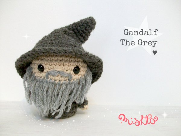 Mini Gandalf - Patrón en PDF - Universo Cora King