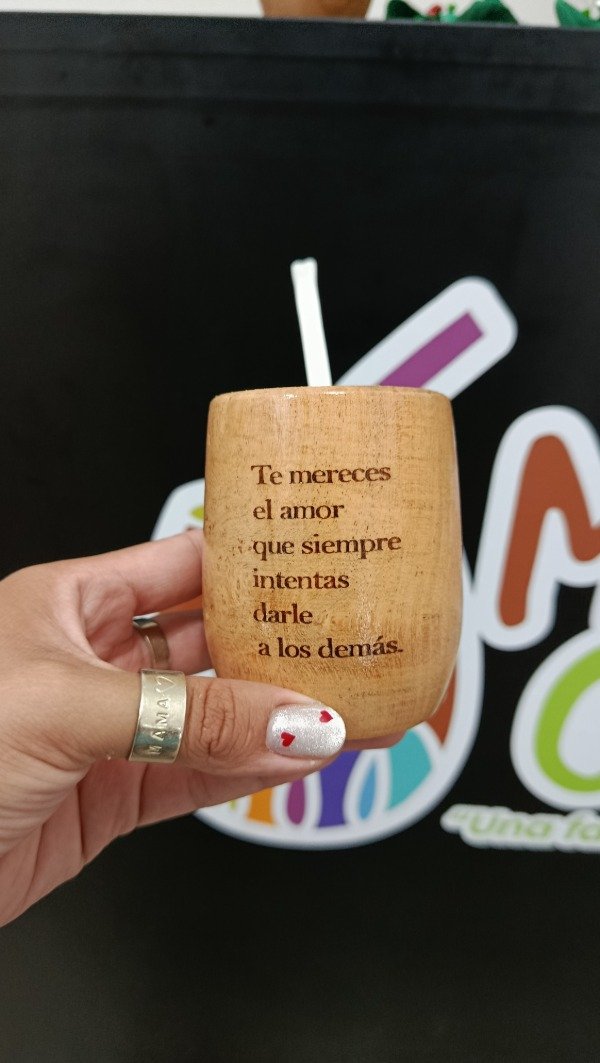 Producto - Mate algarrobo grabado frase