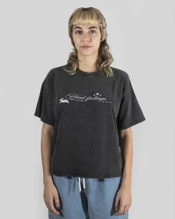 Producto - remera hard feelings