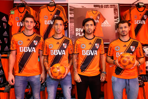 Camiseta Climacool Homenaje Pelota naranja — imagen 5