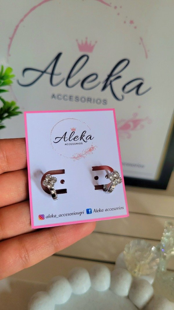 Producto - Argollas trébol con zirconia plateado - 0