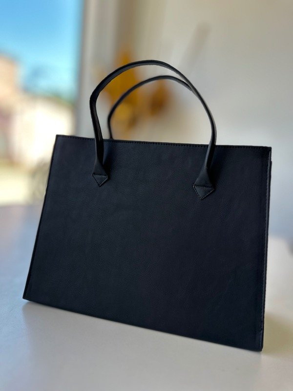 Producto - CARTERA RÍGIDA GRANDE NEGRO