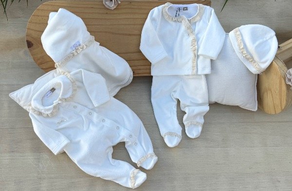 Producto - Set Recién Nacido Plush Doble Batita y Ranita con puntillas