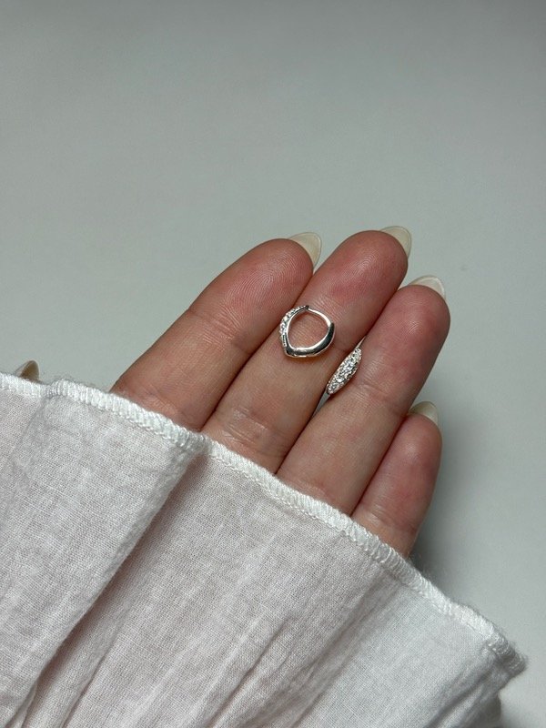 Producto - Aros argollas tipo gota con piedritas - 1