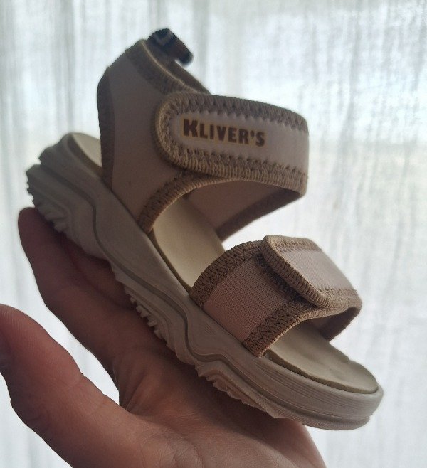 Producto - Sandalia de goma dos velcros color beige - 1