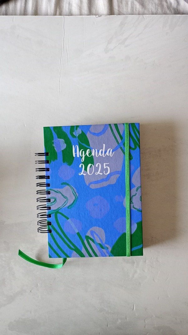 Producto - Agenda 2025 diaria anillada