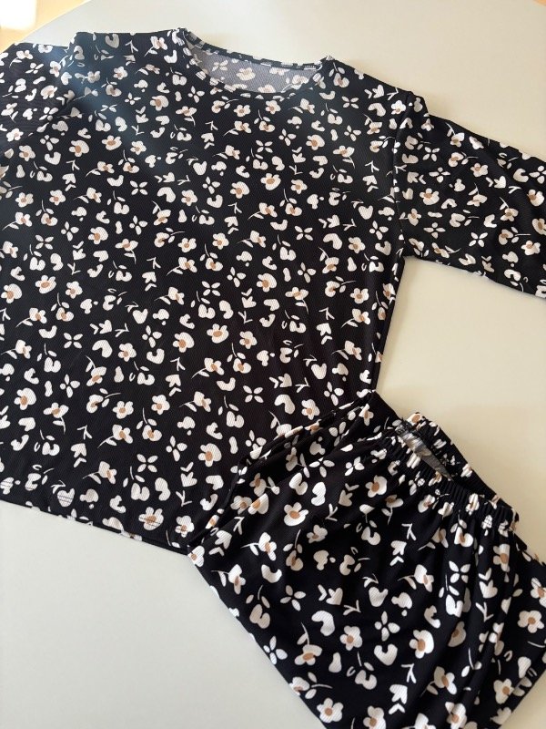 Producto - PIJAMA KEILA NEGRO FLORES BLANCAS - 0