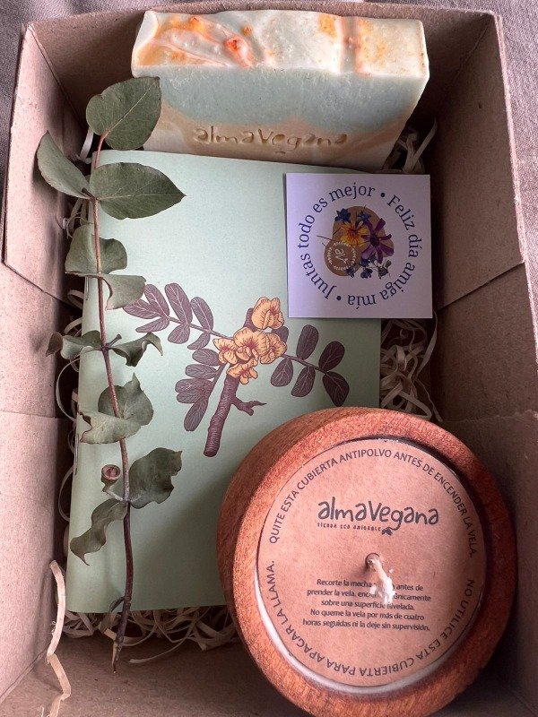 Producto - Box regalo botánico (libreta + jabón  + vela cuenco simple)