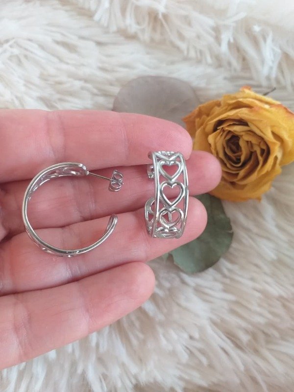 Producto - AQA0168 Aro pasante Corazón calado mediano