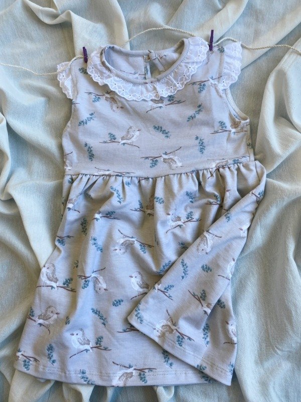 Producto - VESTIDO FLOREADO CON PUNTILLA