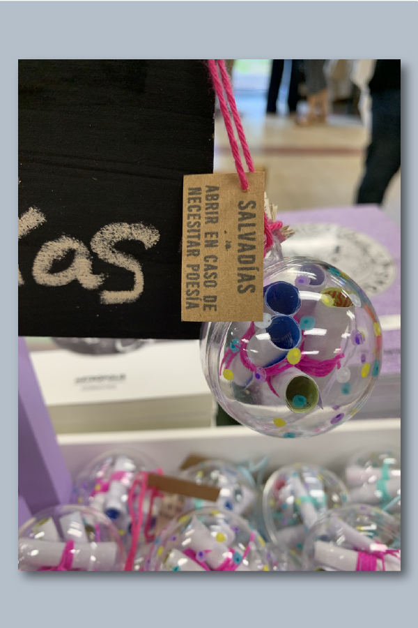 Producto - Salvadías - Poemas para leer en caso de emergencia poética