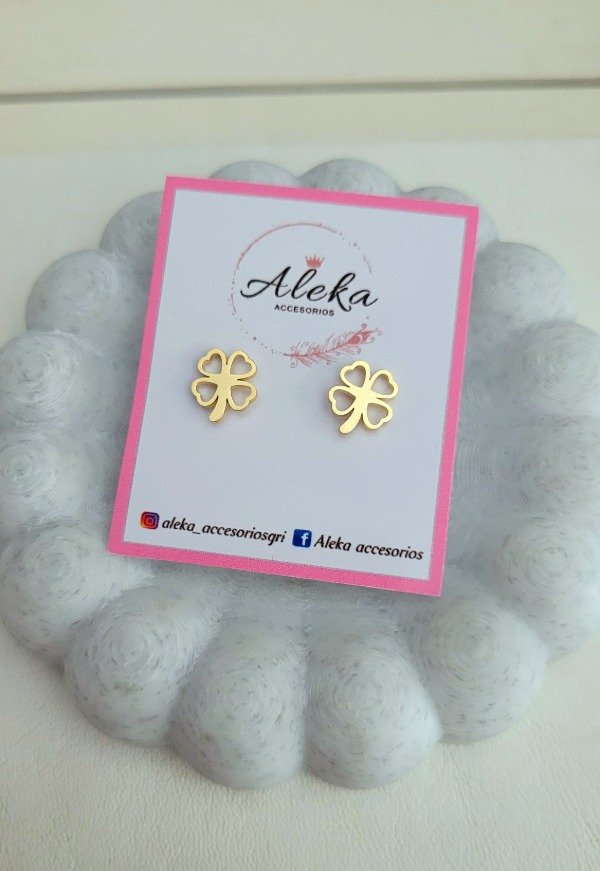 Producto - Aros trébol calado de acero dorado