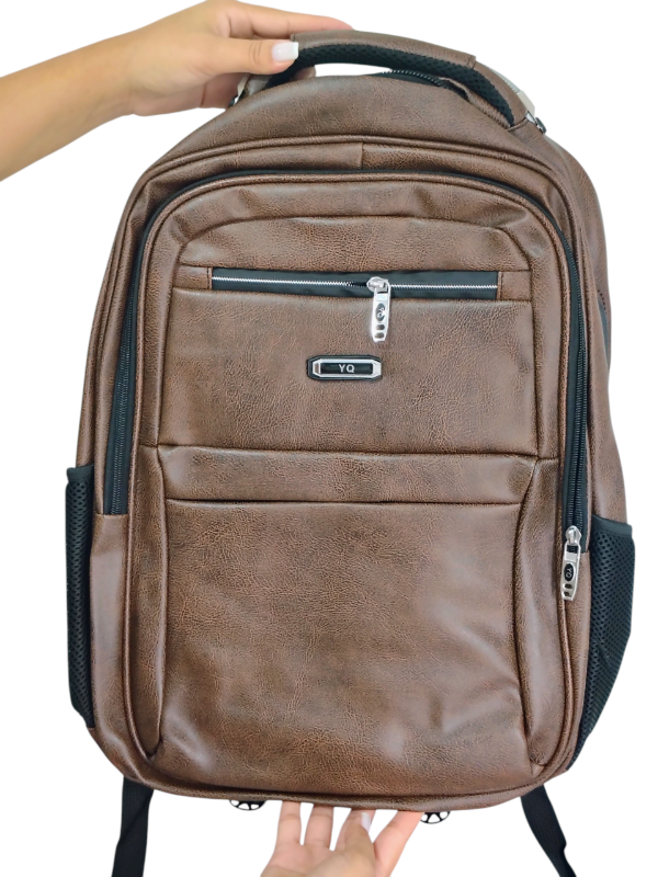 Producto - Mochila ecocuero con usb marron