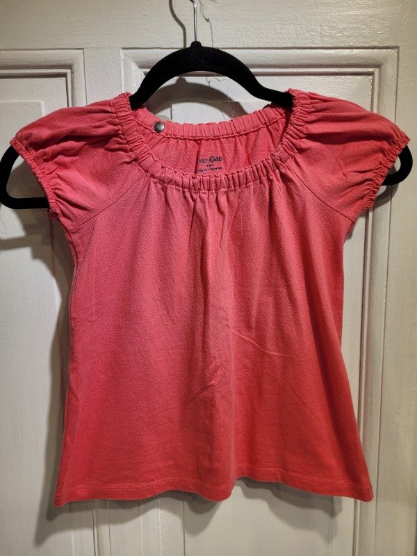Producto - Remera GAP rosa con elástico Talle 5 años - PRECIO: 12X