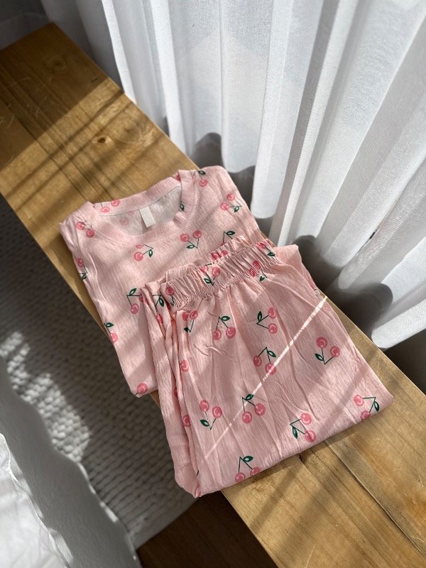 Producto - Pijama CALMA (cereza)