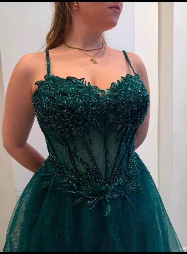 Producto - Vestido largo bordado con ballenas tajo y cola M17 solo venta online - 4