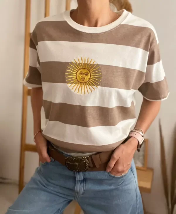 Producto - REMERA SOL BORDADO
