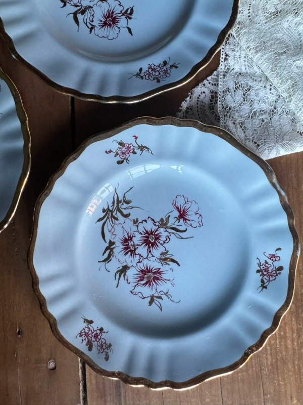 Producto - Plato de masa y 6 platos de postre de loza inglesa Meakin celeste y dodado