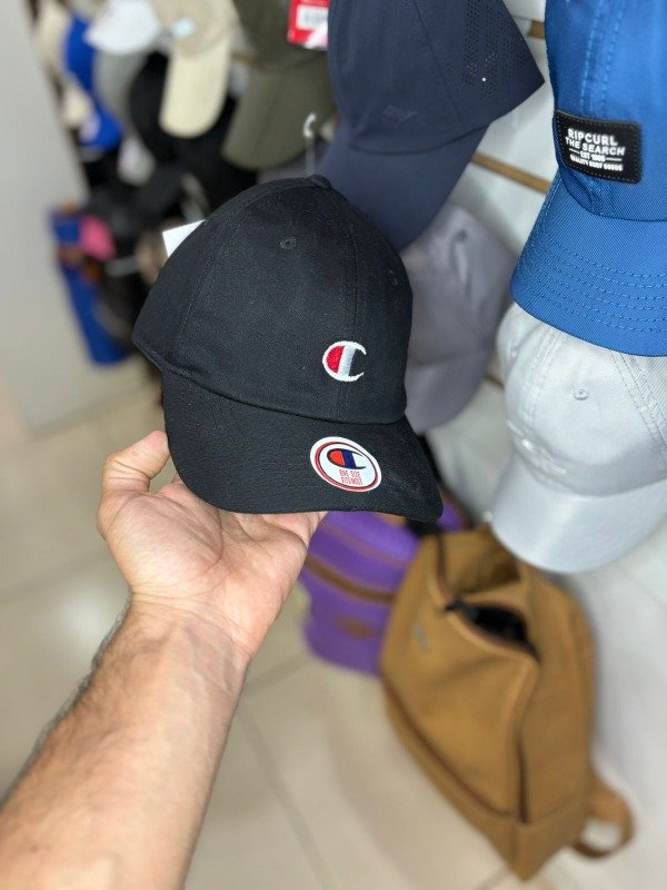 Producto - GORRA CHAMPION NEGRA LOGO C BLANCO MINI