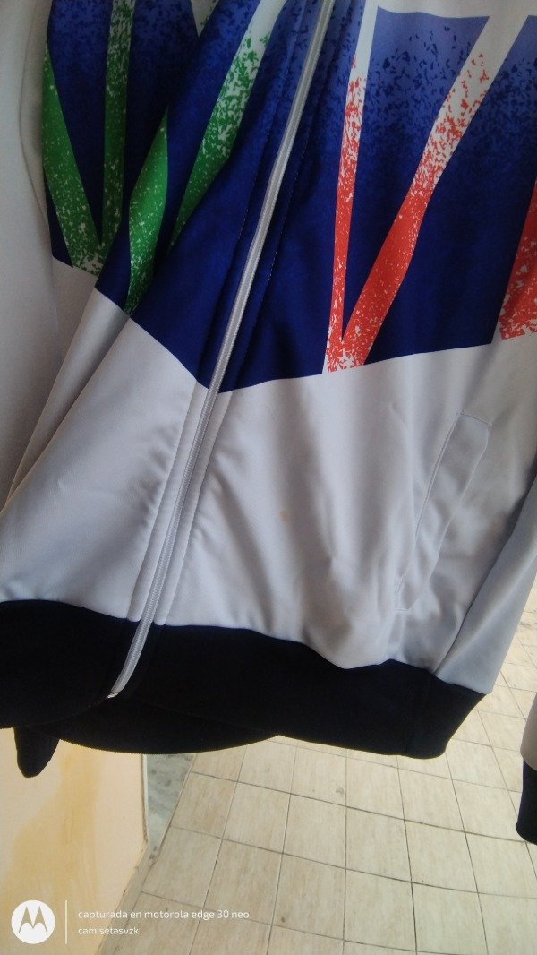 Vélez Sarsfield - Campera de salida / Prematch 2023 — imagen 5