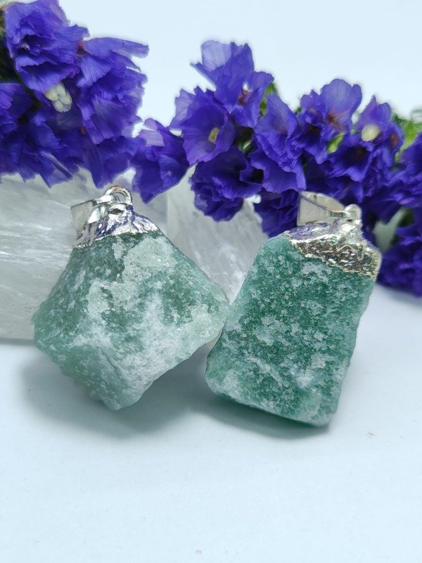 Producto - Dije de Piedra Cuarzo Verde en Bruto Baño en Plata