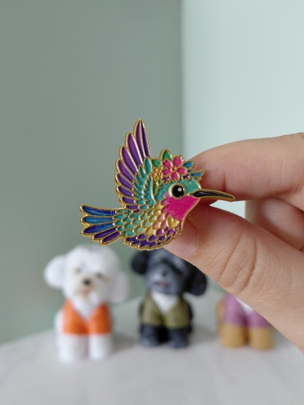 Producto - Pin metalizado - Colibrí en dorado #3027