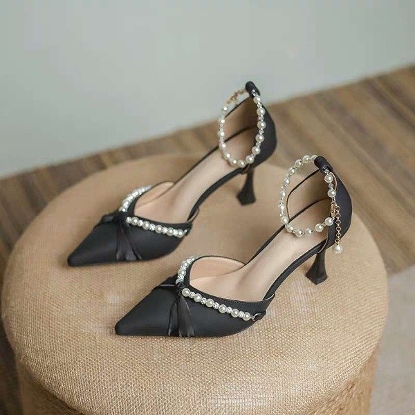 Producto - Zapatos de punta con perlas