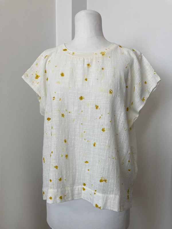 Producto - Blusa de algodón estampada con flores de Marcela - ecoprint