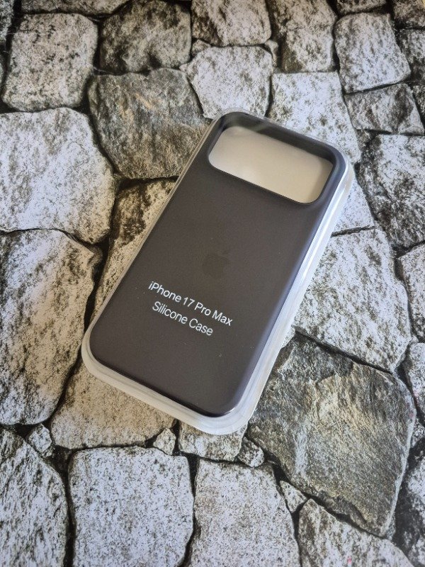 Producto - Funda silicone case logo Iphone 17 Pro Max violeta oscuro