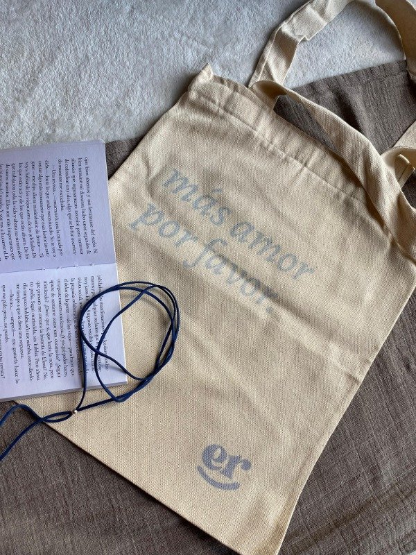 Producto - Tote "Más amor por favor"