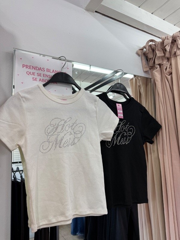 Producto - Baby tee HOT MESS