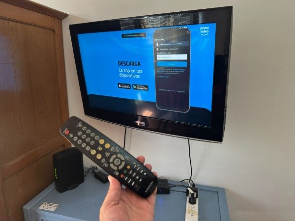 Producto - TV LCD SAMSUNG 32 PULGADAS SIN PIE CON SOPORTE Y CONTROL #11394