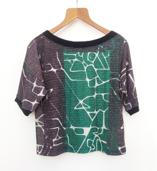 Producto - Remera Pausa -estampa Orgánica en verde y negro-