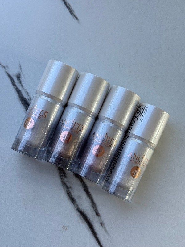 Producto - Iluminador liquido con esponja 4 angels - 0