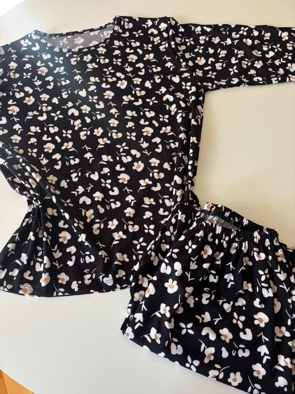 Producto - PIJAMA KEILA NEGRO FLORES BLANCAS - 2