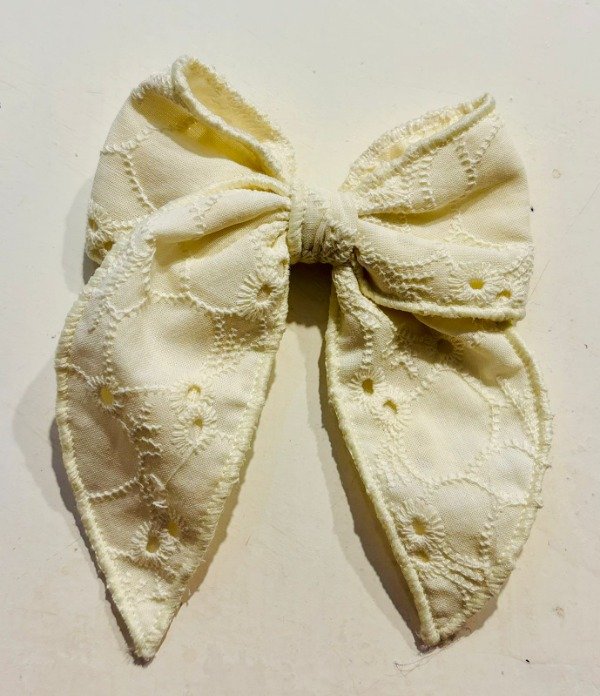 Producto - Moño brodey