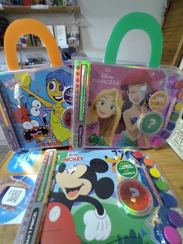 Producto - Valijita con libro y acuarelas
