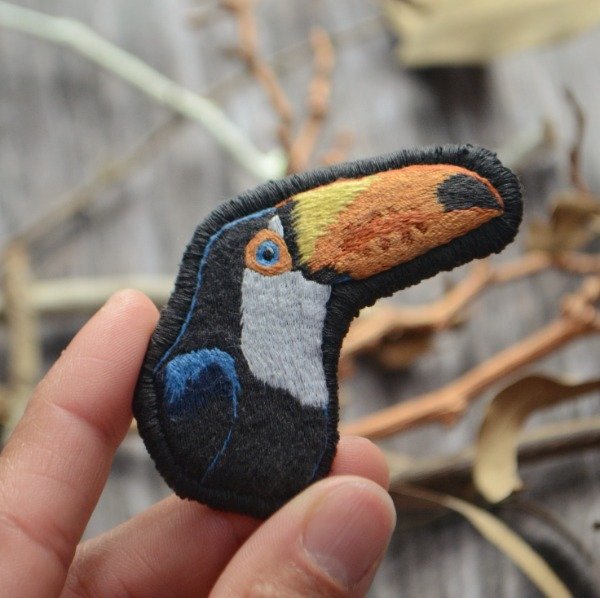 Producto - Tucán (pin bordado)