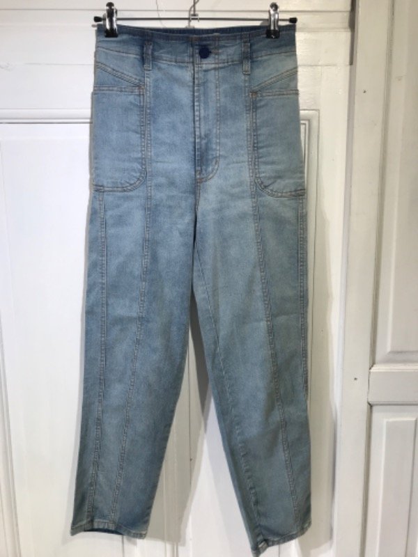 Producto - Jean HEIDI CLAIR celeste recortes recto- Talle 28- PRECIO: 40x