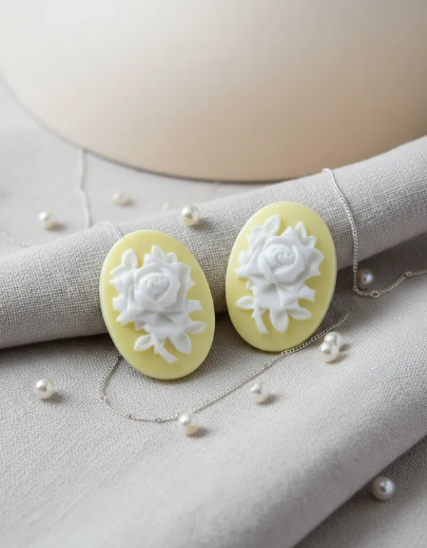 Producto - Prendedor Color Amarillo con flores