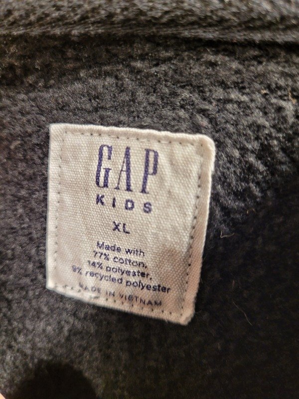 Producto - Buzo GAP hoodie negro Talle 16 años - PRECIO: 50X - 2