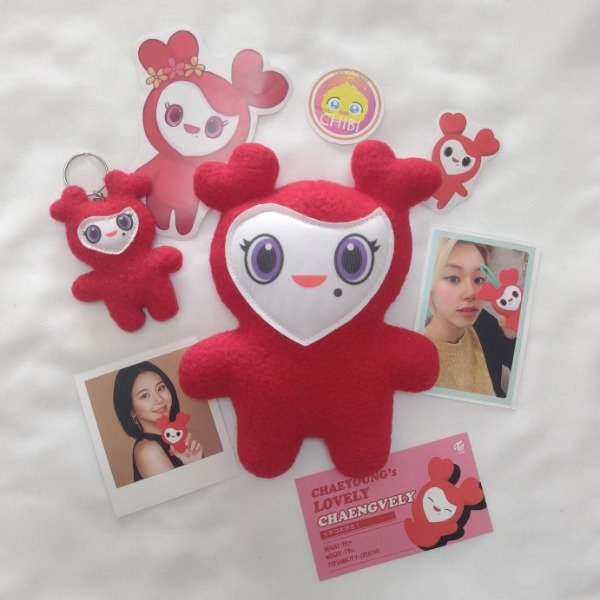 Producto - Lovelys de la banda " TWICE"