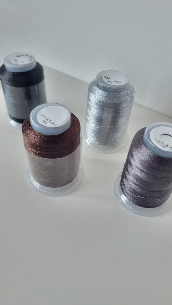 Producto - Hilo Poliéster oscuros X 350 METROS / para bordado, encajé, tejido y frivolité