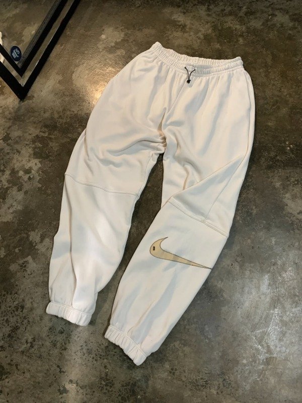 Producto - Nike Sportswear Swoosh (S)