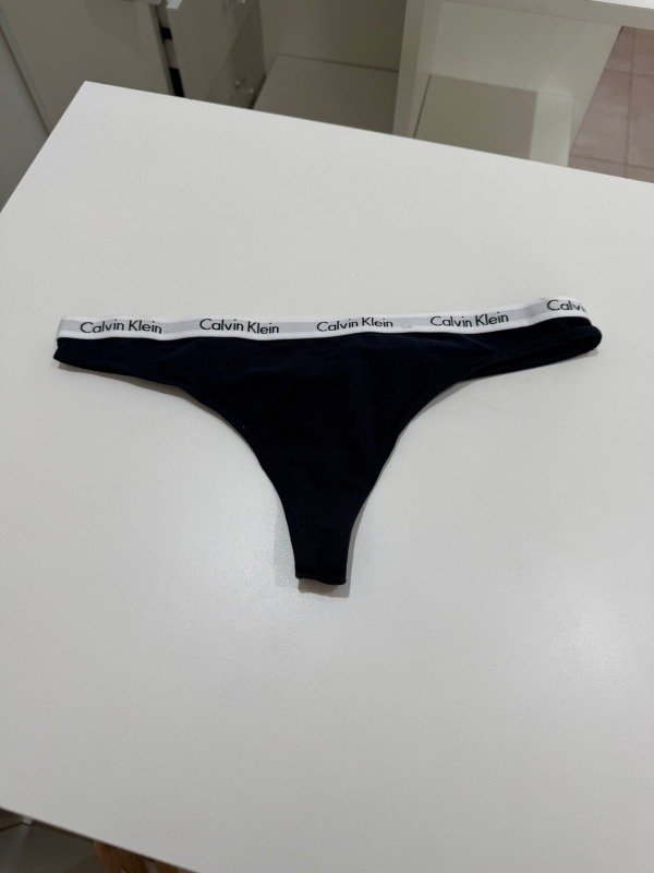 Producto - CALVIN KLEIN- Tanga elastico azul marino.
