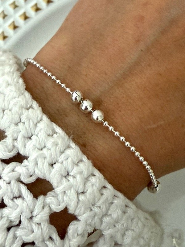 Producto - PB1123 Pulsera tres bolitas acero blanco 18 cm