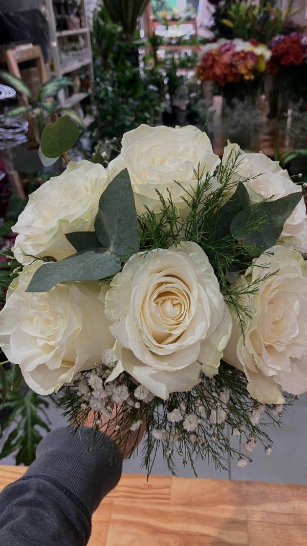 Producto - RAMO DE NOVIA 6 ROSAS BLANCAS